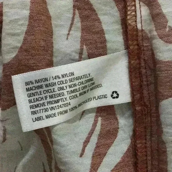 A New Day Smocked Tank Top Rust Floral V-Neck Tie - Picture 3 of 5